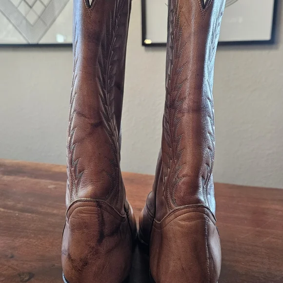 RARE Find Vintage Tony Lama Tan Boots w/turquoise Stitching  display picture 1